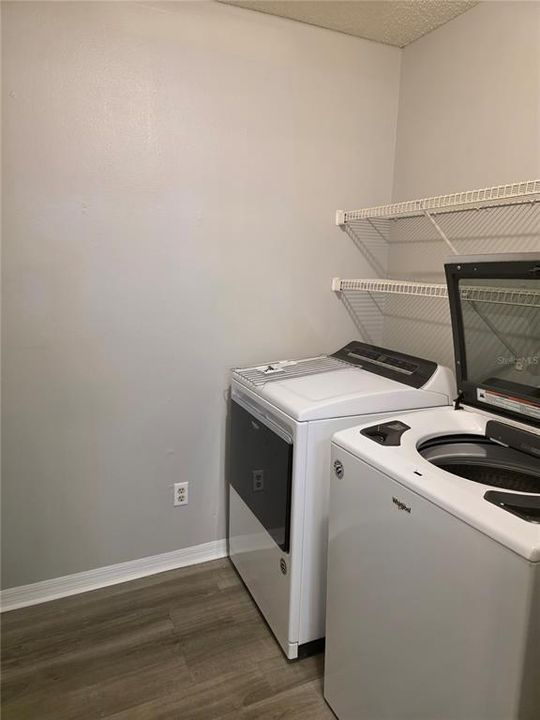 Active With Contract: $2,000 (3 beds, 2 baths, 1272 Square Feet)