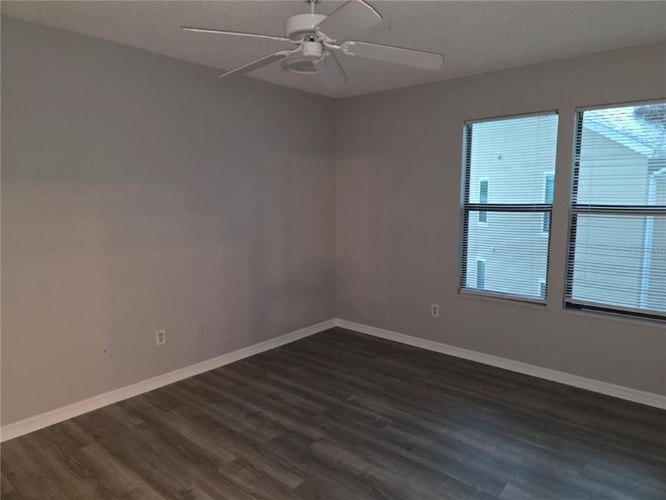 Active With Contract: $2,000 (3 beds, 2 baths, 1272 Square Feet)