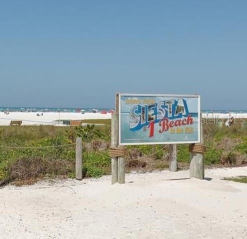 Active With Contract: $2,000 (3 beds, 2 baths, 1272 Square Feet)