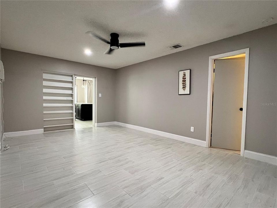 出租: $1,200 (1 贝兹, 1 浴室, 1000 平方英尺)