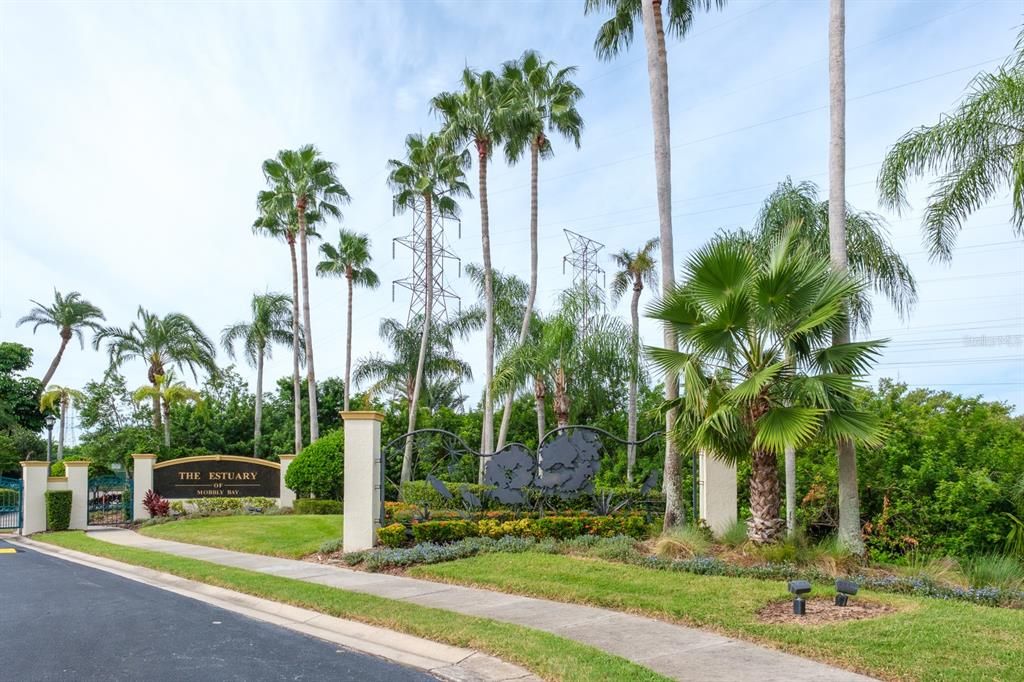 En Venta: $1,324,900 (5 camas, 4 baños, 3945 Pies cuadrados)