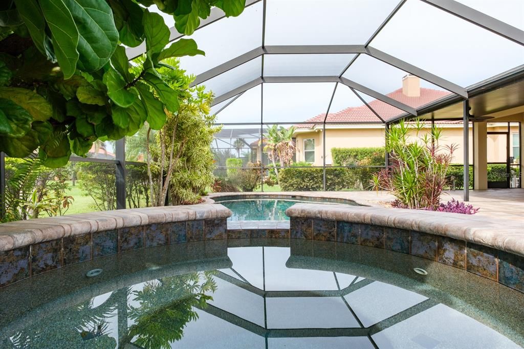 En Venta: $1,324,900 (5 camas, 4 baños, 3945 Pies cuadrados)