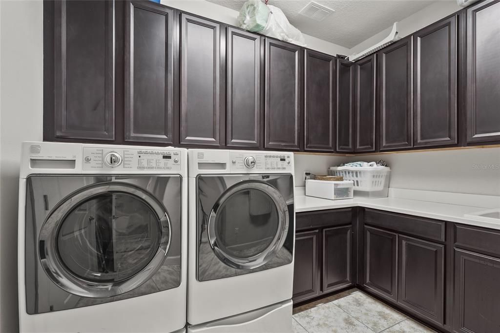 Active With Contract: $740,000 (3 beds, 3 baths, 2275 Square Feet)