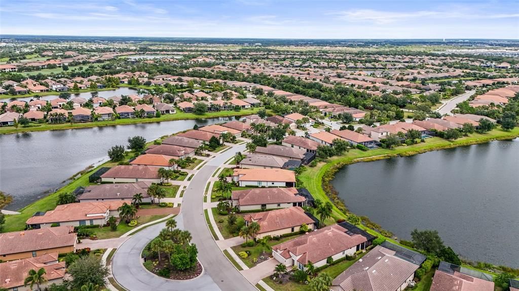 Active With Contract: $740,000 (3 beds, 3 baths, 2275 Square Feet)