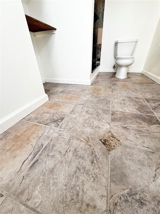 待售: $330,000 (2 贝兹, 2 浴室, 1152 平方英尺)