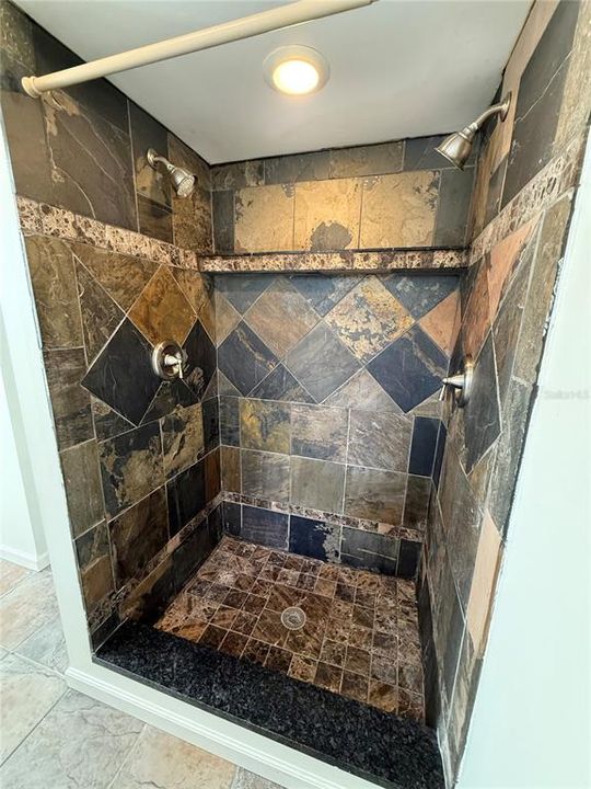 待售: $330,000 (2 贝兹, 2 浴室, 1152 平方英尺)