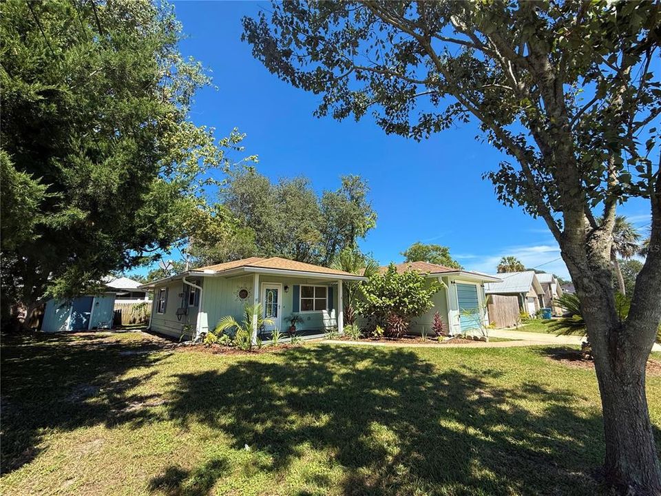 待售: $330,000 (2 贝兹, 2 浴室, 1152 平方英尺)