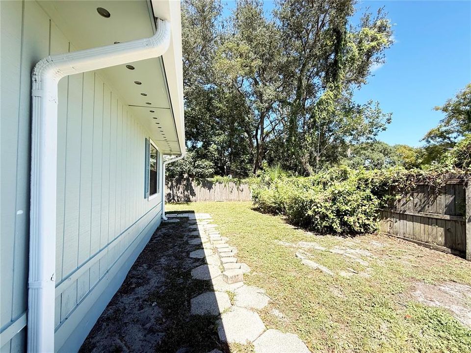 待售: $330,000 (2 贝兹, 2 浴室, 1152 平方英尺)