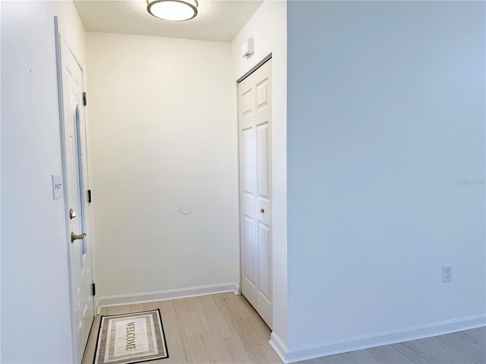 待售: $330,000 (2 贝兹, 2 浴室, 1152 平方英尺)