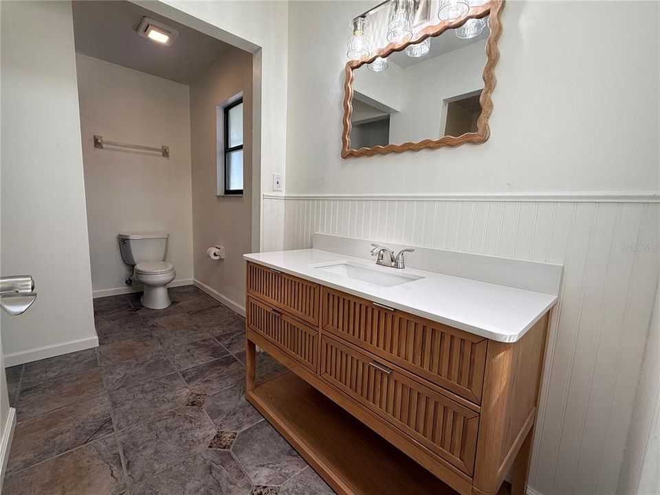 待售: $330,000 (2 贝兹, 2 浴室, 1152 平方英尺)