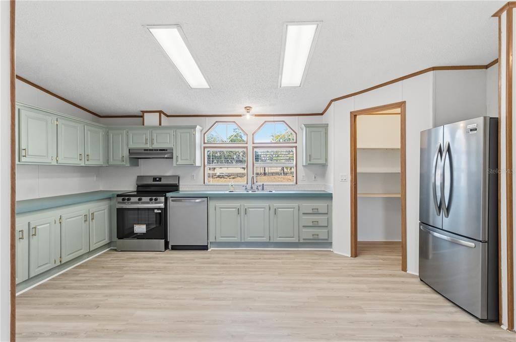 En Venta: $175,950 (3 camas, 2 baños, 1620 Pies cuadrados)