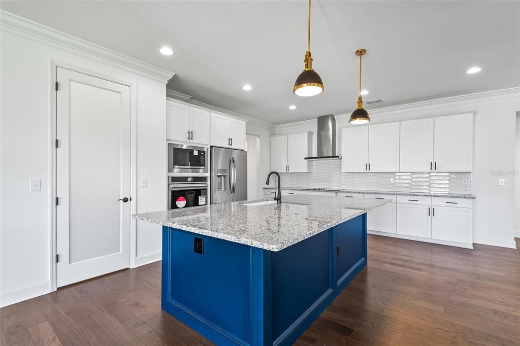 На продажу: $789,000 (4 спален, 3 ванн, 3153 Квадратных фут)