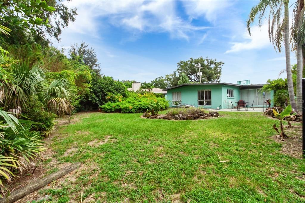 待售: $599,900 (1 贝兹, 1 浴室, 1251 平方英尺)