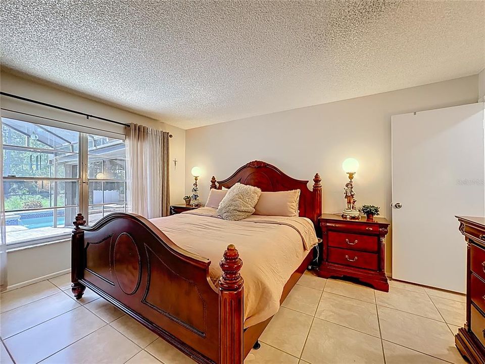 Activo con contrato: $412,000 (3 camas, 2 baños, 1460 Pies cuadrados)