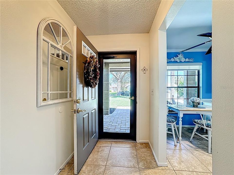 Activo con contrato: $412,000 (3 camas, 2 baños, 1460 Pies cuadrados)