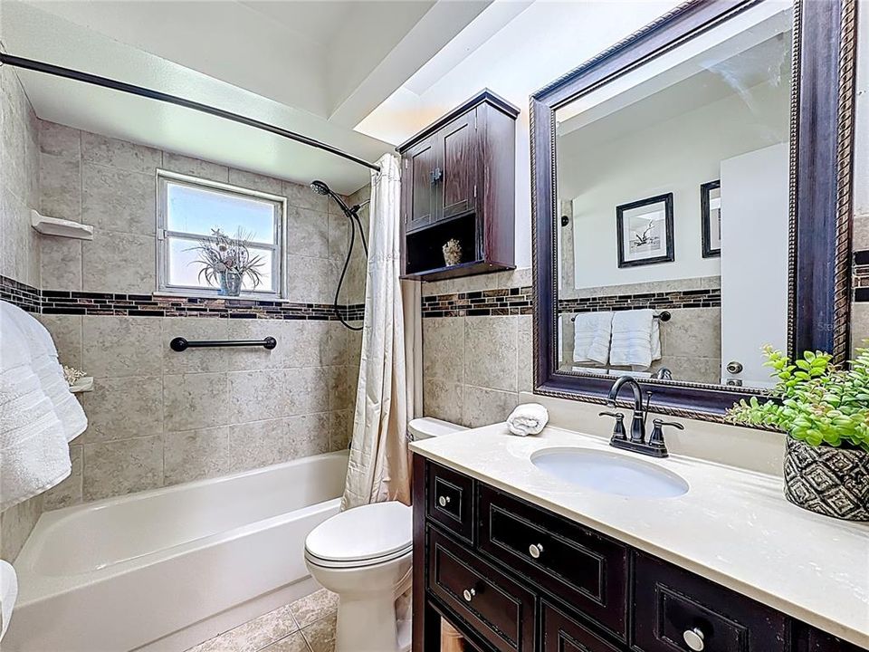 Activo con contrato: $412,000 (3 camas, 2 baños, 1460 Pies cuadrados)