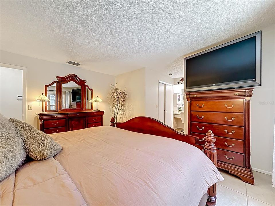 Activo con contrato: $412,000 (3 camas, 2 baños, 1460 Pies cuadrados)