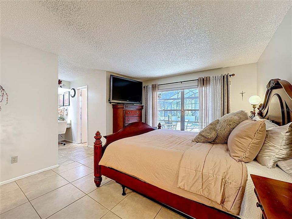 Activo con contrato: $412,000 (3 camas, 2 baños, 1460 Pies cuadrados)