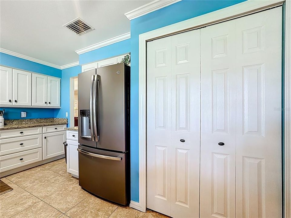 Activo con contrato: $412,000 (3 camas, 2 baños, 1460 Pies cuadrados)