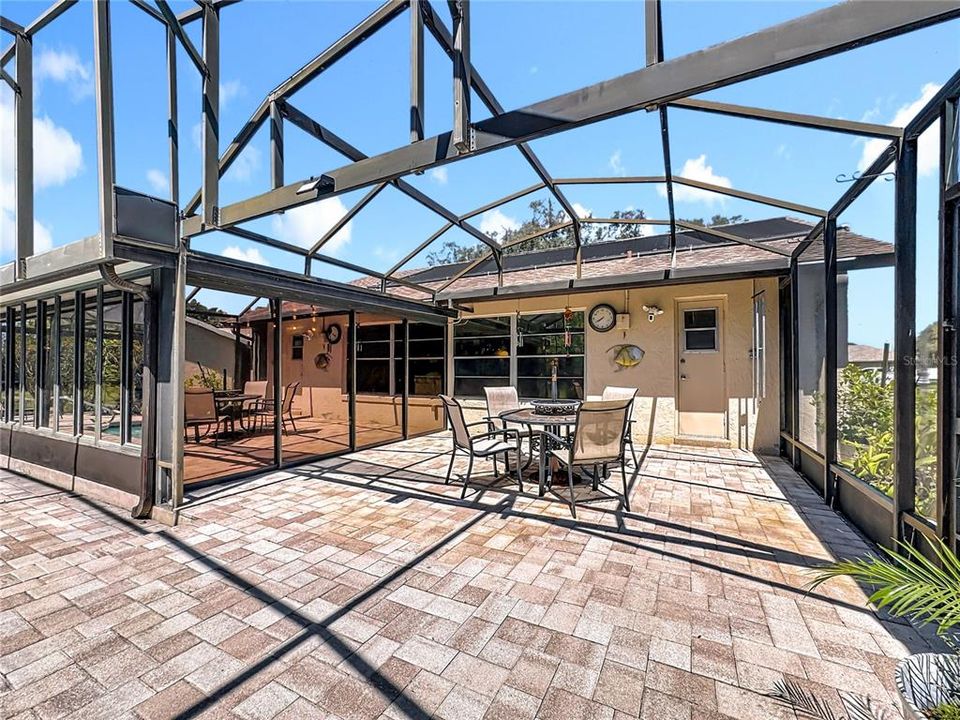 Activo con contrato: $412,000 (3 camas, 2 baños, 1460 Pies cuadrados)