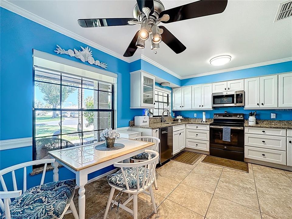 Activo con contrato: $412,000 (3 camas, 2 baños, 1460 Pies cuadrados)