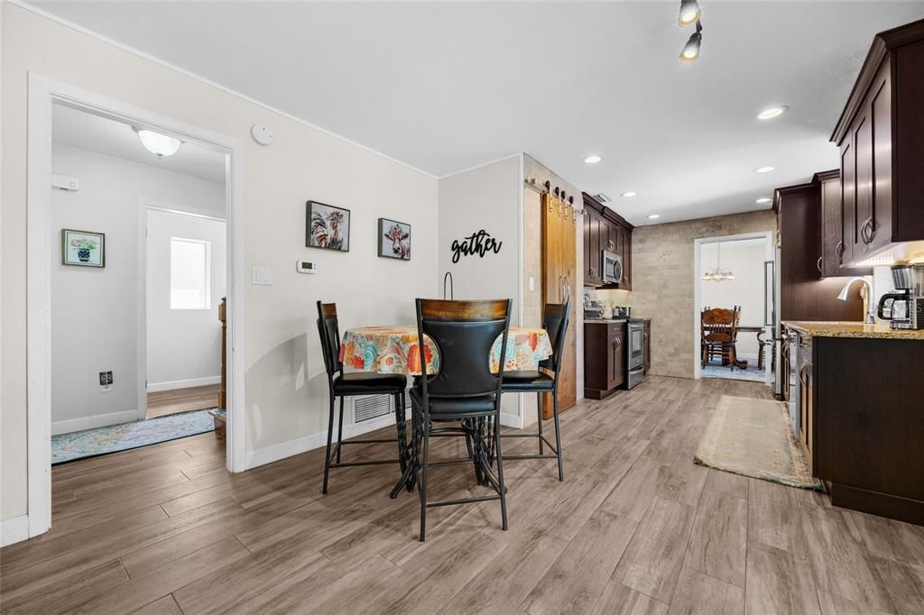 На продажу: $525,000 (5 спален, 2 ванн, 2398 Квадратных фут)