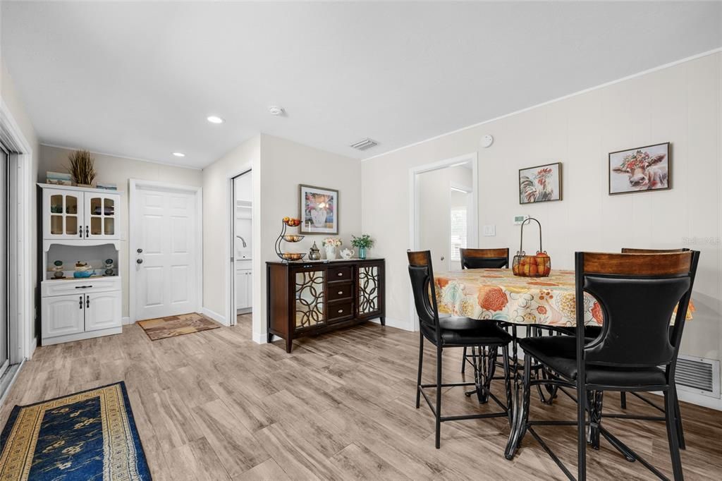 На продажу: $525,000 (5 спален, 2 ванн, 2398 Квадратных фут)