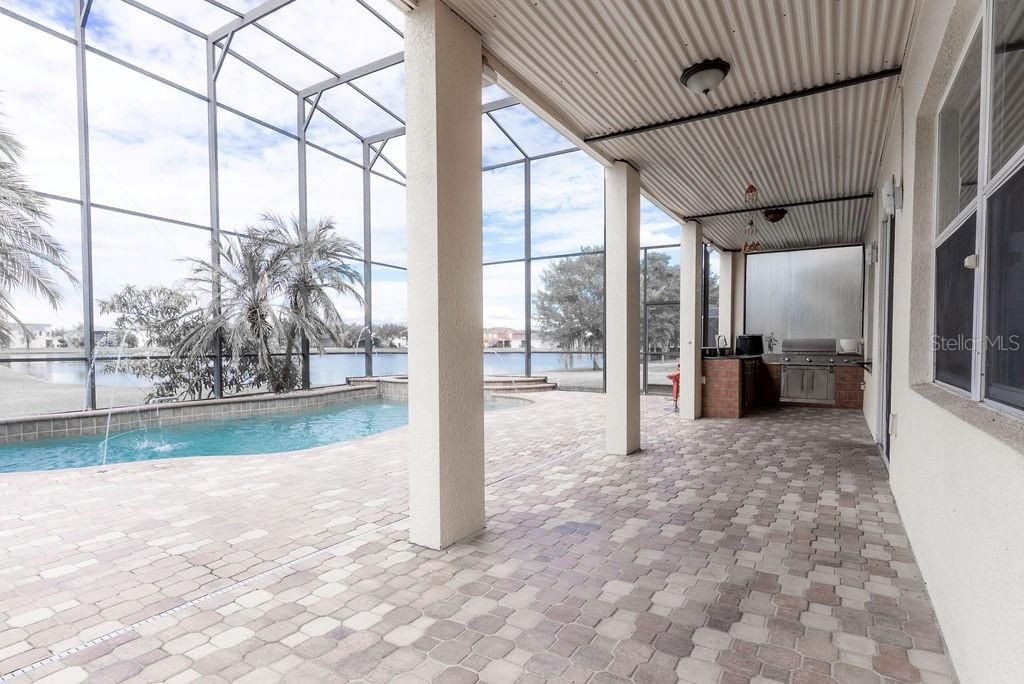 На продажу: $590,000 (5 спален, 3 ванн, 3219 Квадратных фут)