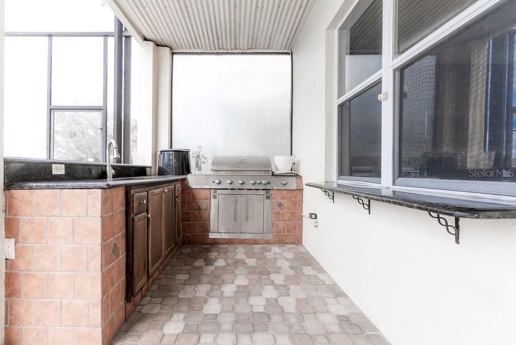 На продажу: $590,000 (5 спален, 3 ванн, 3219 Квадратных фут)