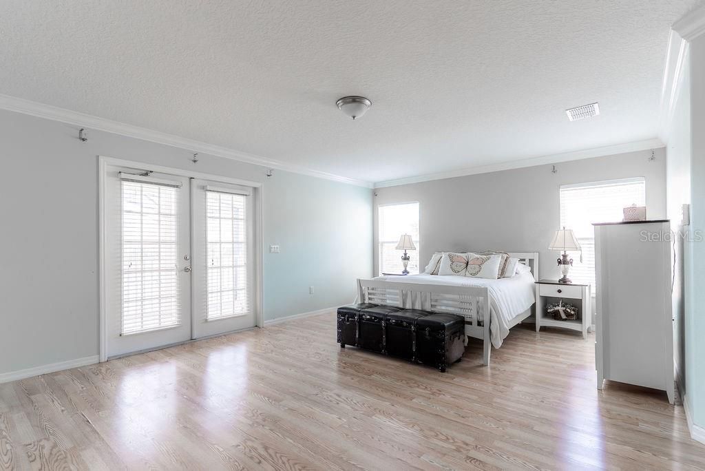 На продажу: $590,000 (5 спален, 3 ванн, 3219 Квадратных фут)