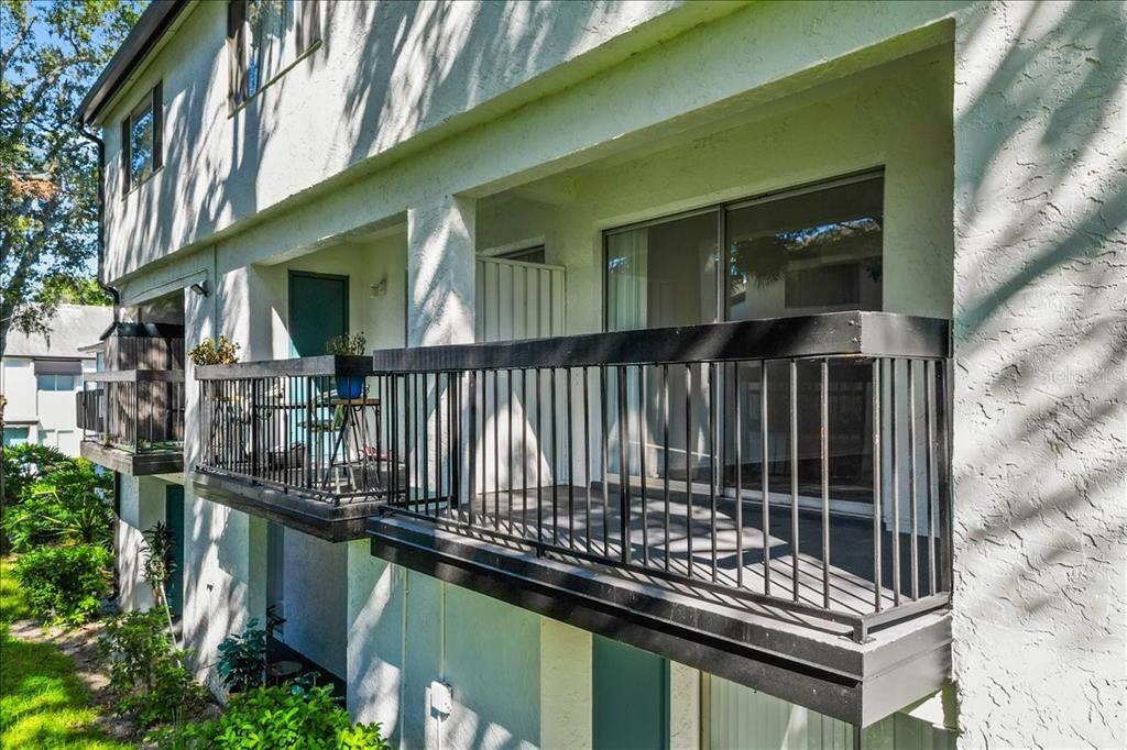 Под контрактом: $154,500 (2 спален, 1 ванн, 1214 Квадратных фут)