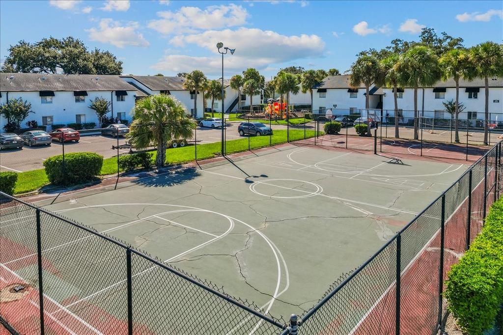 Под контрактом: $154,500 (2 спален, 1 ванн, 1214 Квадратных фут)