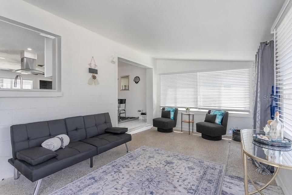 En Venta: $544,000 (4 camas, 2 baños, 1900 Pies cuadrados)