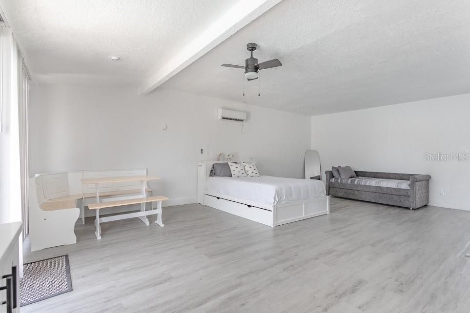 En Venta: $544,000 (4 camas, 2 baños, 1900 Pies cuadrados)