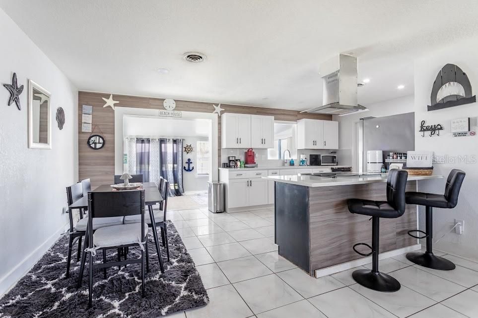 En Venta: $544,000 (4 camas, 2 baños, 1900 Pies cuadrados)