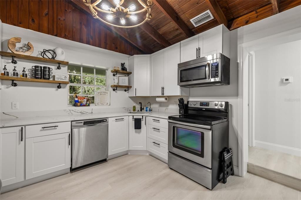 En Venta: $899,000 (8 camas, 0 baños, 3300 Pies cuadrados)