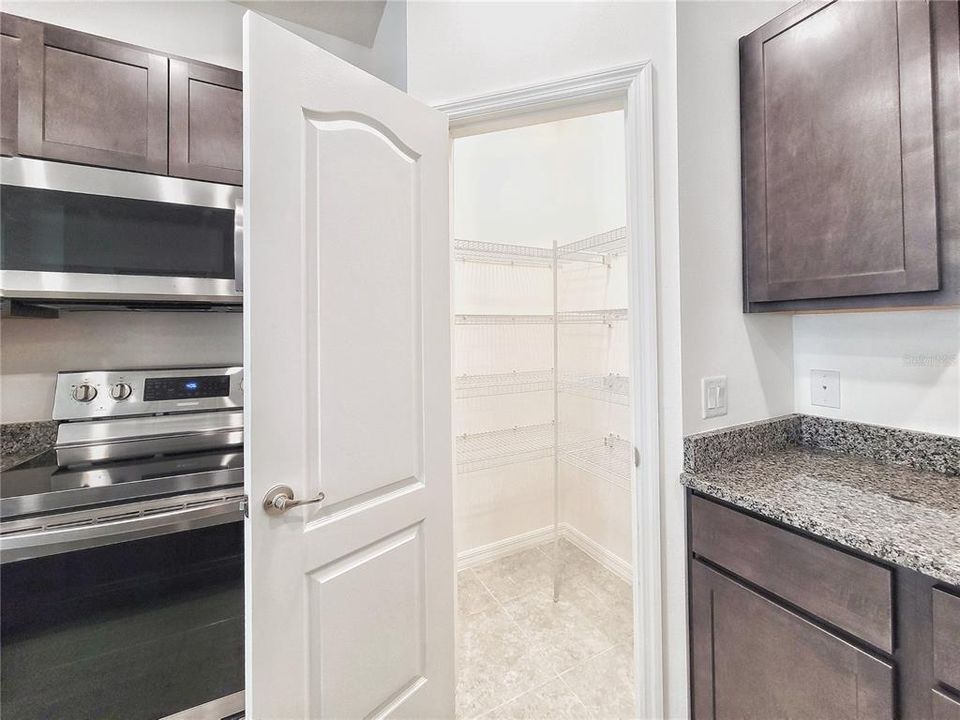 На продажу: $265,000 (3 спален, 2 ванн, 1635 Квадратных фут)