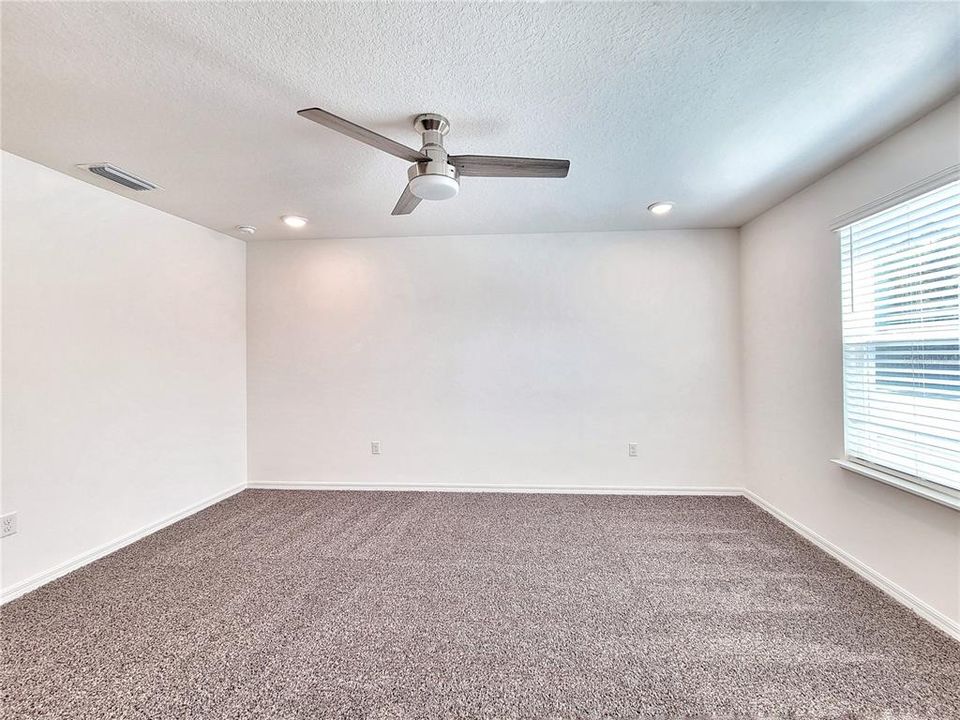 На продажу: $265,000 (3 спален, 2 ванн, 1635 Квадратных фут)