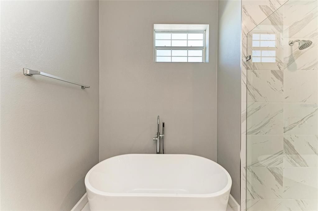 For Sale: $1,595,000 (9 beds, 0 baths, 5691 Square Feet)