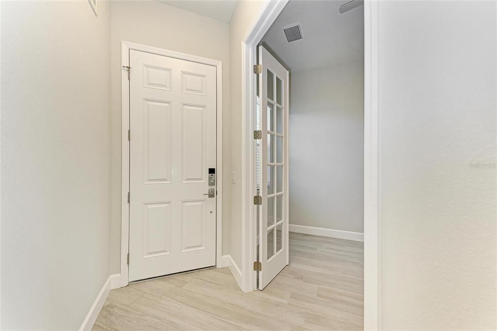 На продажу: $1,595,000 (9 спален, 0 ванн, 5691 Квадратных фут)