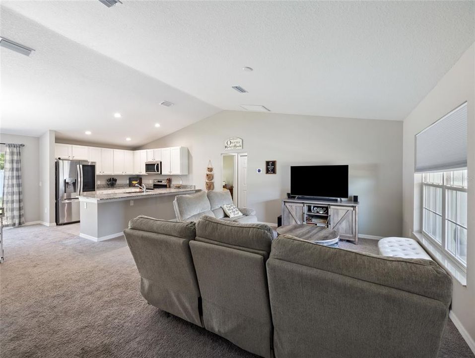 待售: $250,000 (3 贝兹, 2 浴室, 1437 平方英尺)