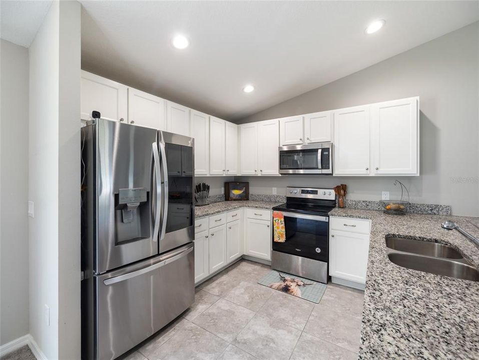 待售: $250,000 (3 贝兹, 2 浴室, 1437 平方英尺)