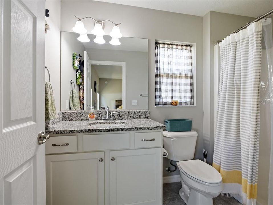 待售: $250,000 (3 贝兹, 2 浴室, 1437 平方英尺)