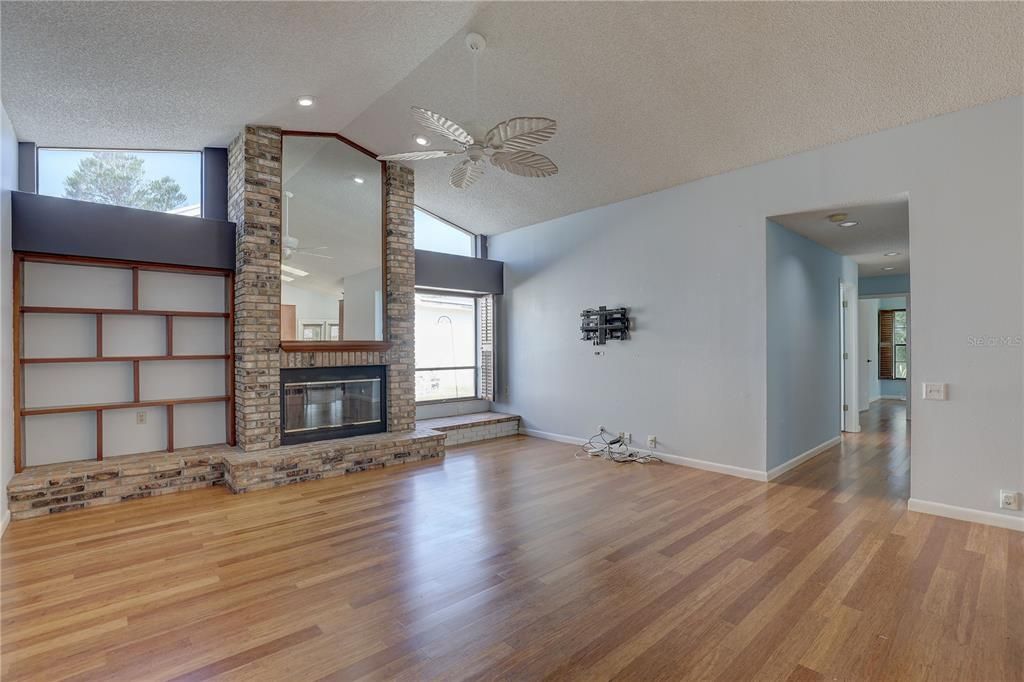 В аренду: $3,000 (4 спален, 2 ванн, 2327 Квадратных фут)