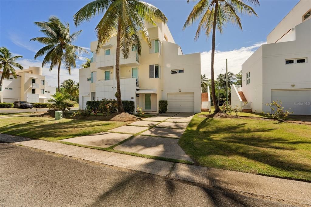 For Rent: $4,500 (4 beds, 4 baths, 2800 Square Feet)