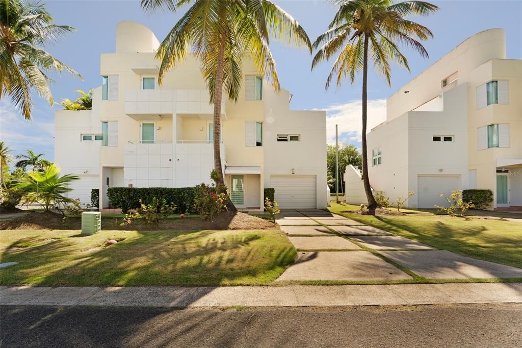 For Rent: $4,500 (4 beds, 4 baths, 2800 Square Feet)