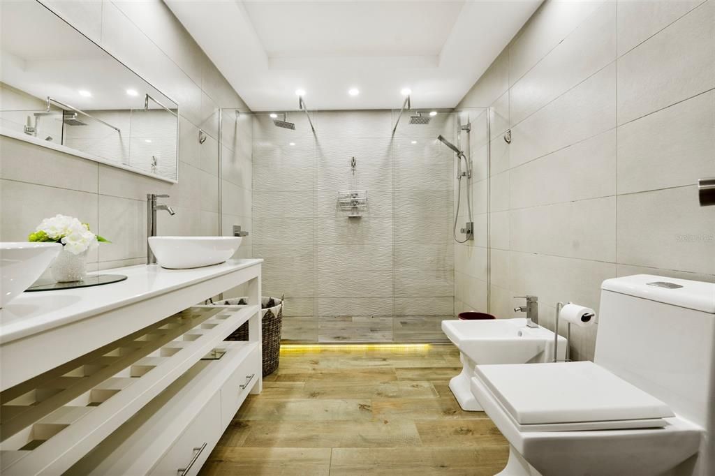 For Rent: $4,500 (4 beds, 4 baths, 2800 Square Feet)