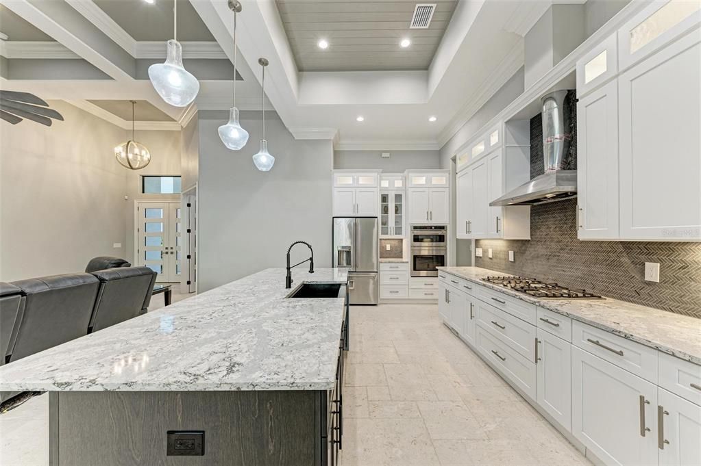 For Sale: $1,399,000 (3 beds, 2 baths, 2474 Square Feet)