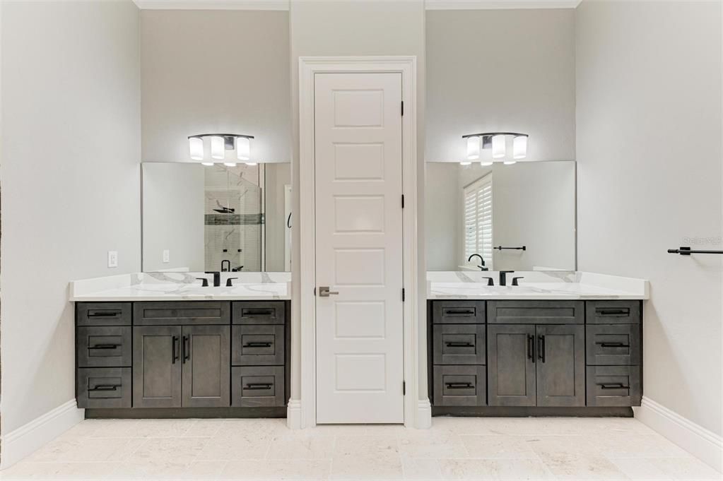 For Sale: $1,399,000 (3 beds, 2 baths, 2474 Square Feet)