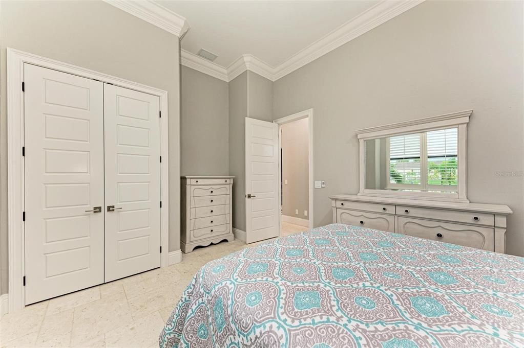 For Sale: $1,399,000 (3 beds, 2 baths, 2474 Square Feet)